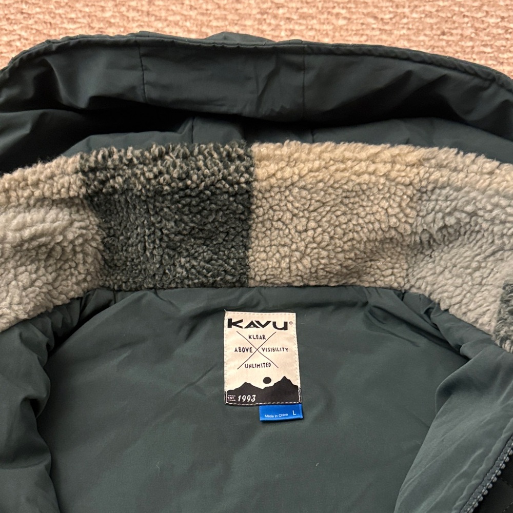 New Kavu Luna Peak Vest - women's large - plaid green hooded winter travel NWT - Picture 11 of 13